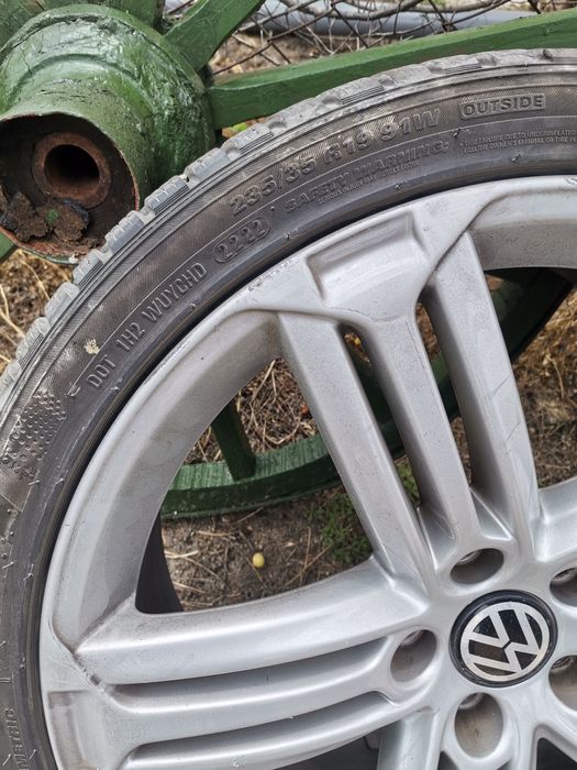 Продавам джанти със зимни гуми. 235/35/19  5/112 /57.1