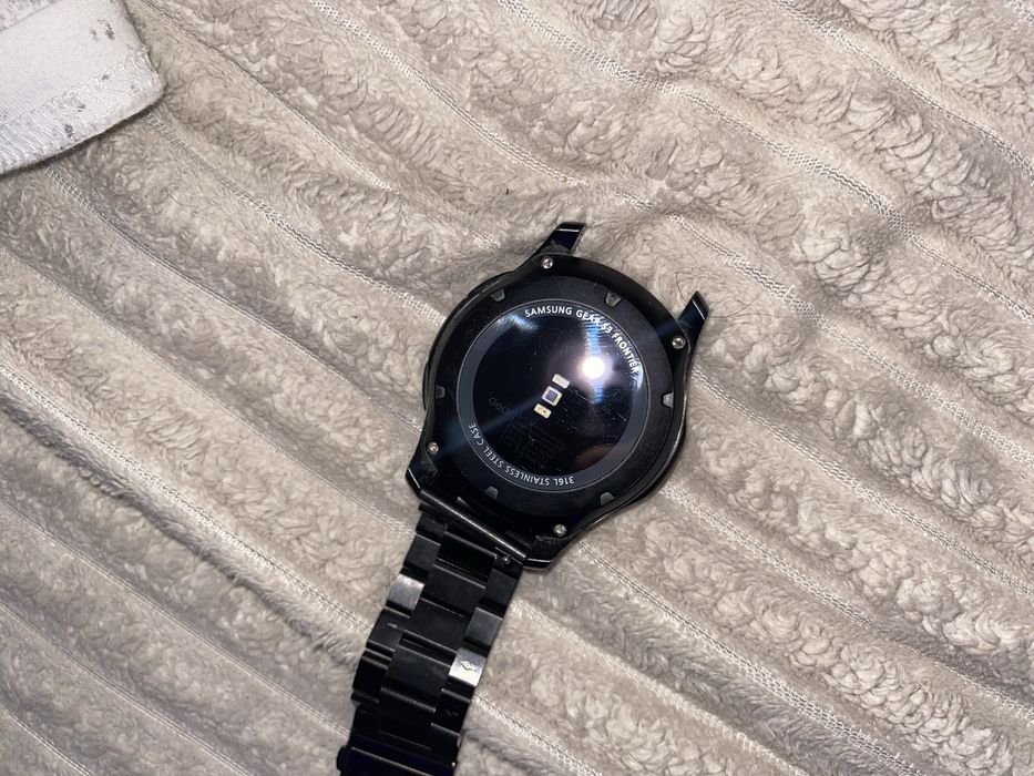 Смарт часы Samsung Gear S3 Frontier в идеале (Срочно)