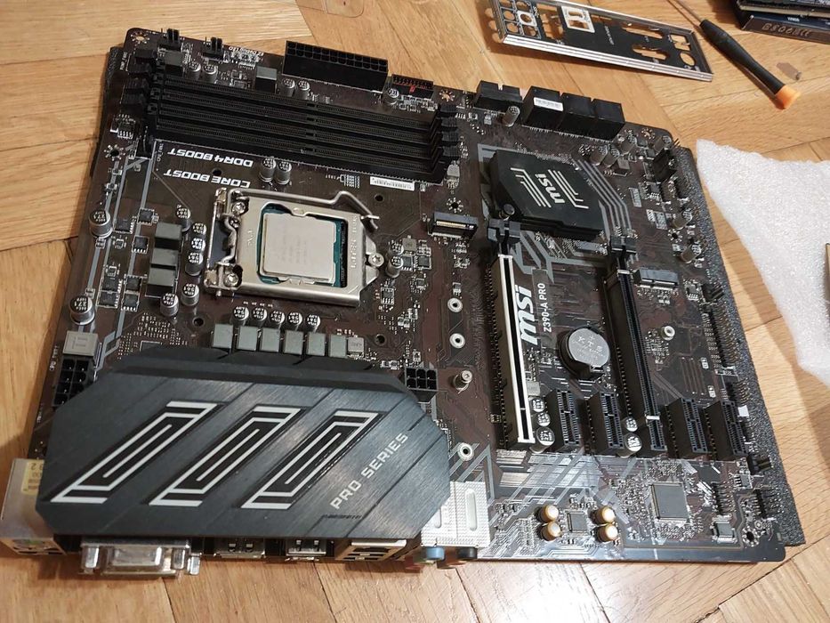 Intel Core I7 9700K + MSI Z390-A Pro