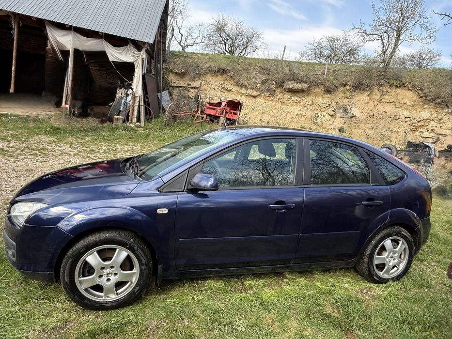 Vând Ford Focus din 2006.
