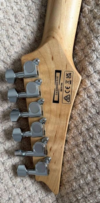 Электрогитара Ibanez б/у и комбик