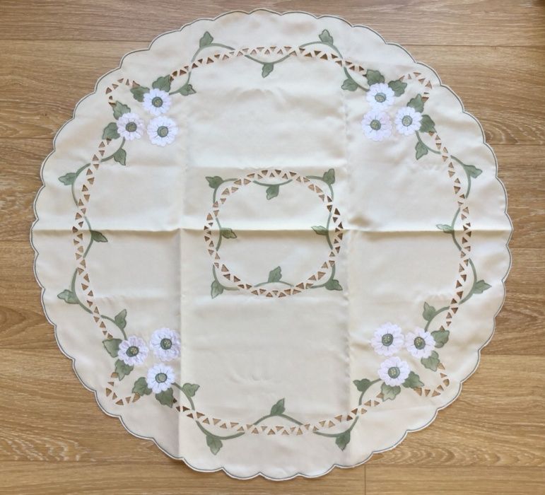 Față de masă rotunda d 87cm, noua, 4 șervețele, ovala, pătrata, petale