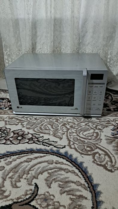 LG 25лBio микроволновка продаю