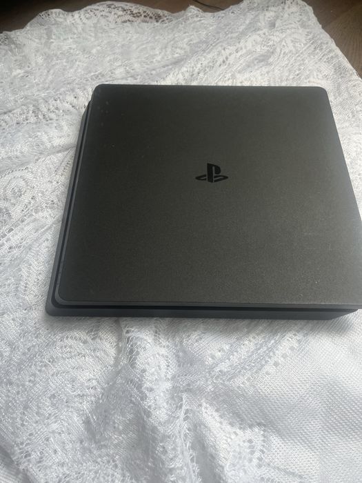 Playstation 4 slim