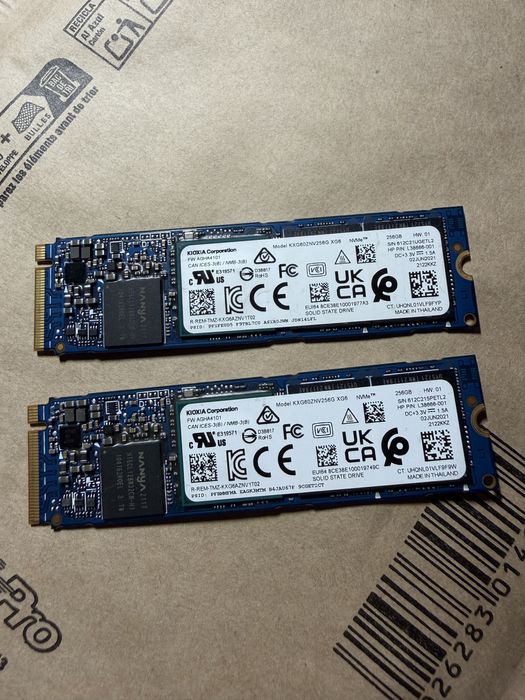 SSD 256GB NVMe 2 bucati