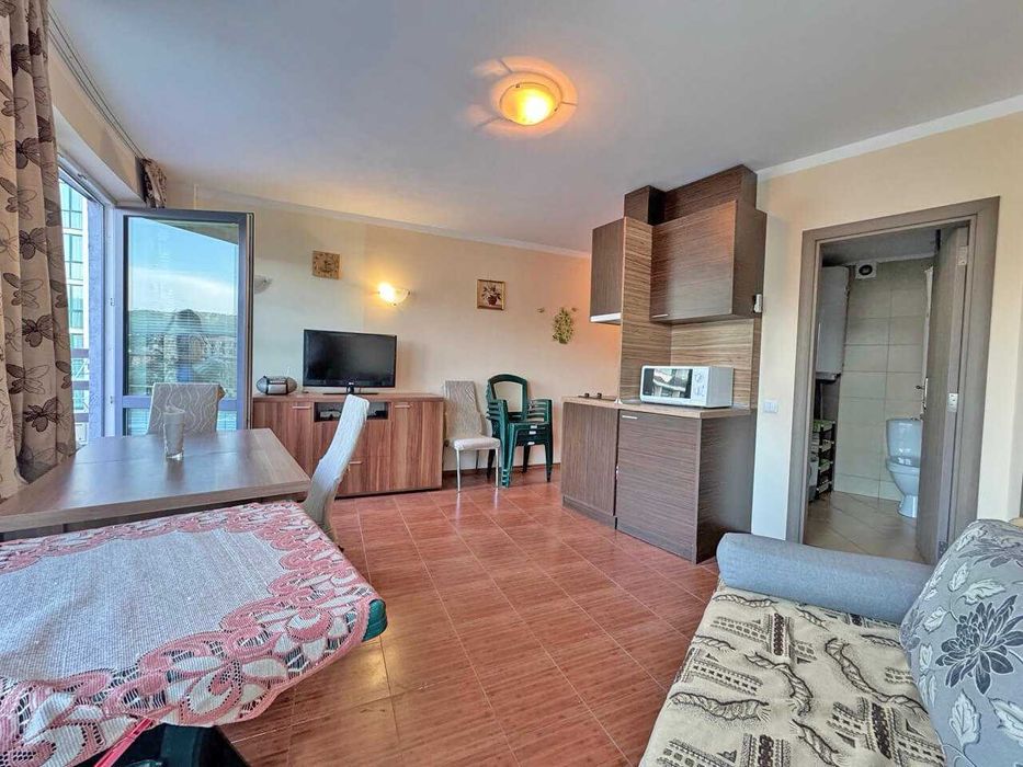 Продава се Двустаен апартамент в к.к. Слънчев бряг - 54 кв.м за 1241 €/кв.м - Снимка #1