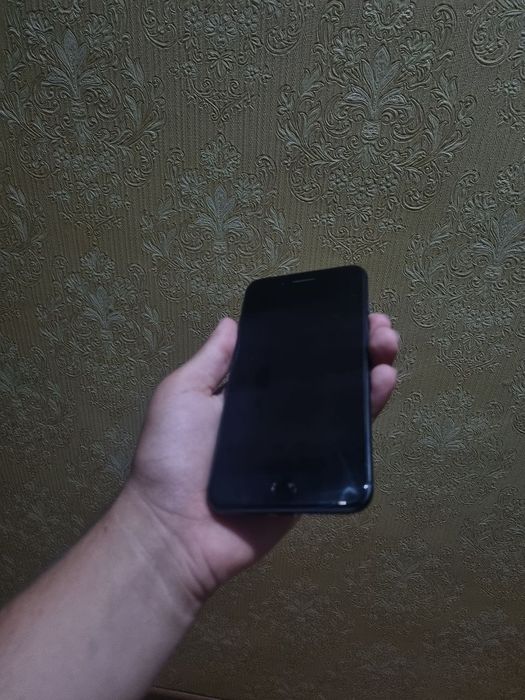 iPhone 8pilus 64gb