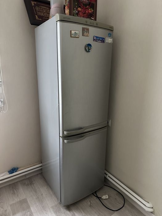 Холодильник Samsung