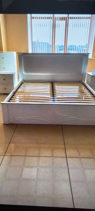 Продам Спальный гарнитур