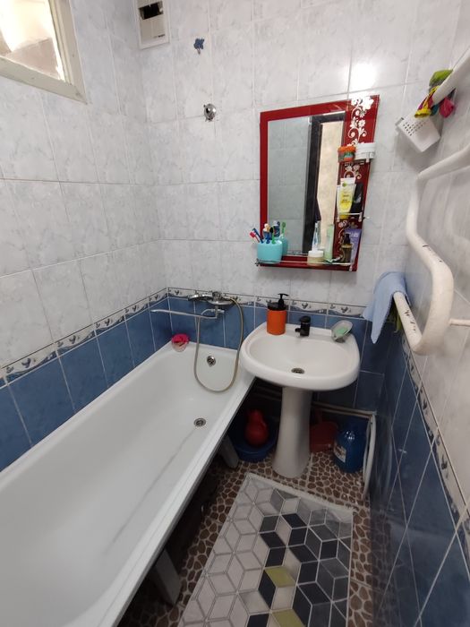 Продается 3-комн (7-29, 1 эт)