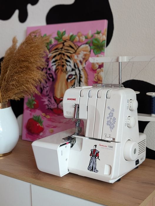 Продам оверлок самурай