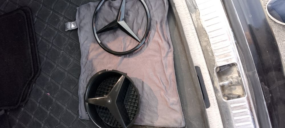 Емблема за Мерцедес W213 с основа