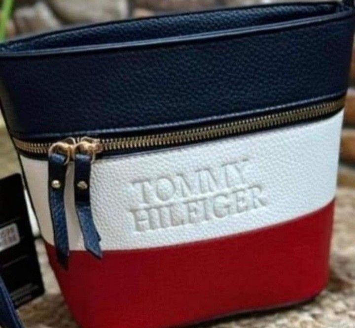 Set Tommy Hilfiger mini, new model import Italia, saculet, eti