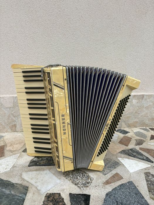 Acordoen Hohner Verdi 4 cu 120 de basi