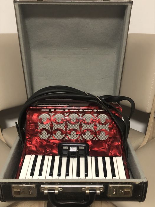 Acordeon Weltmeister 48 basi