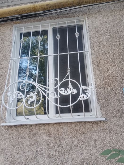 Решётки на окна металлические