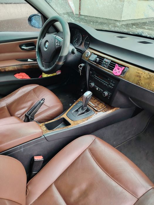 Vând BMW e 90 2008 automat