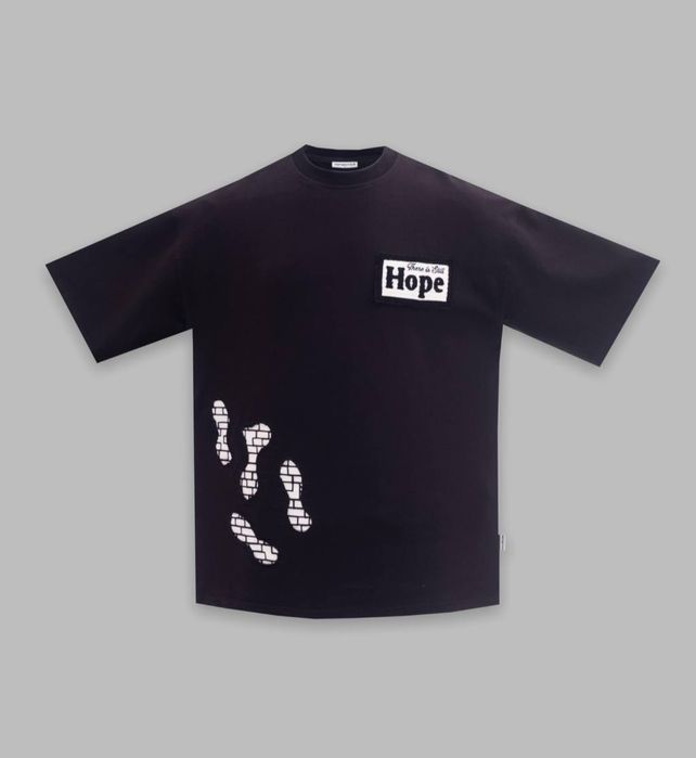 Страхотни тениски , овърсайз,  унисекс 
INFINGTER 
Най-висок клас материя и
изработка
Размери  S M L XL 2XL 
Всеки един артикул разполага с QRкод за
п