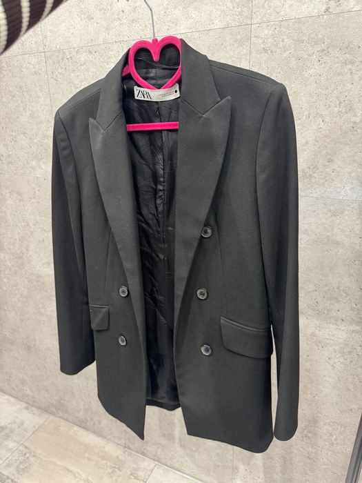 Вталено сако Zara