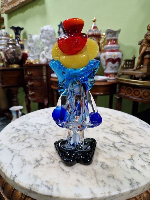 Прекрасна антикварна колекционерска фигура клоун мурано