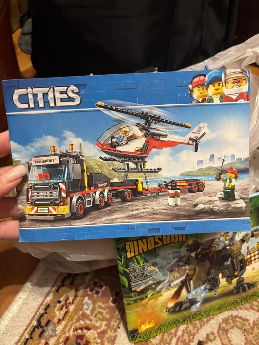 Пакет с наборами от лего