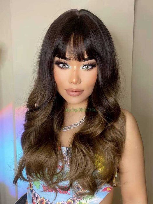 Омбре перука със светли краища и бретон