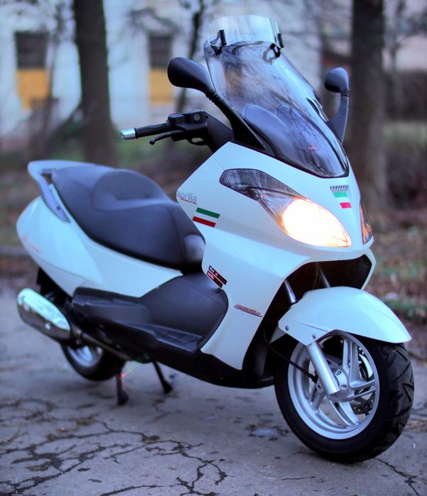 Aprilia Atlantic 300 |   2015 |  A2 impecabil