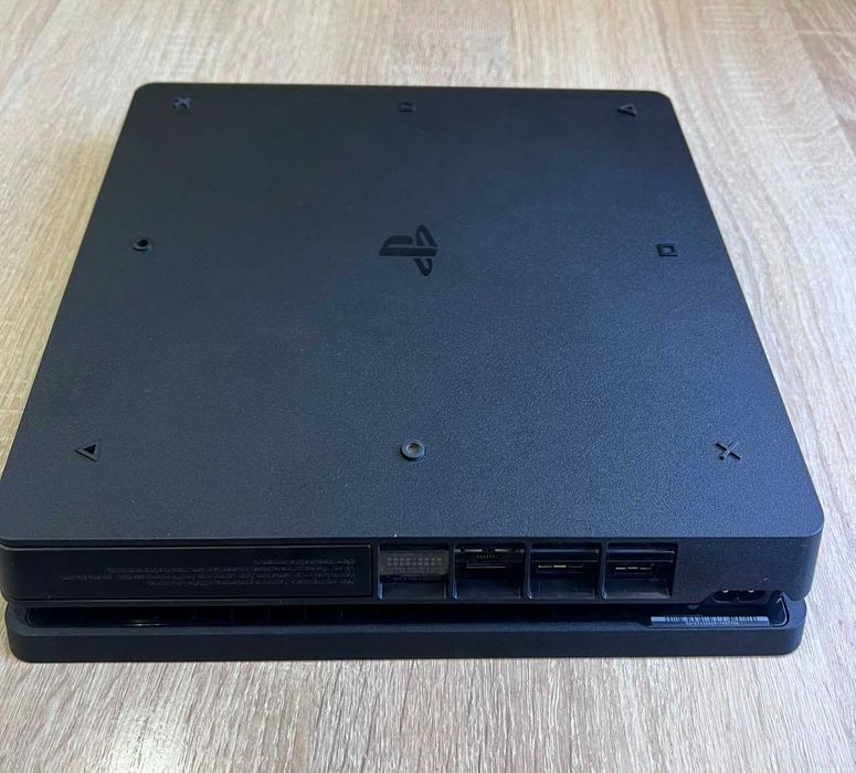 Sony PlayStation 4 Slim 1TB + 2 DualShock + игры