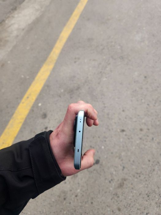 Xiaomi 13t pro 12/512 xolati yaxshi