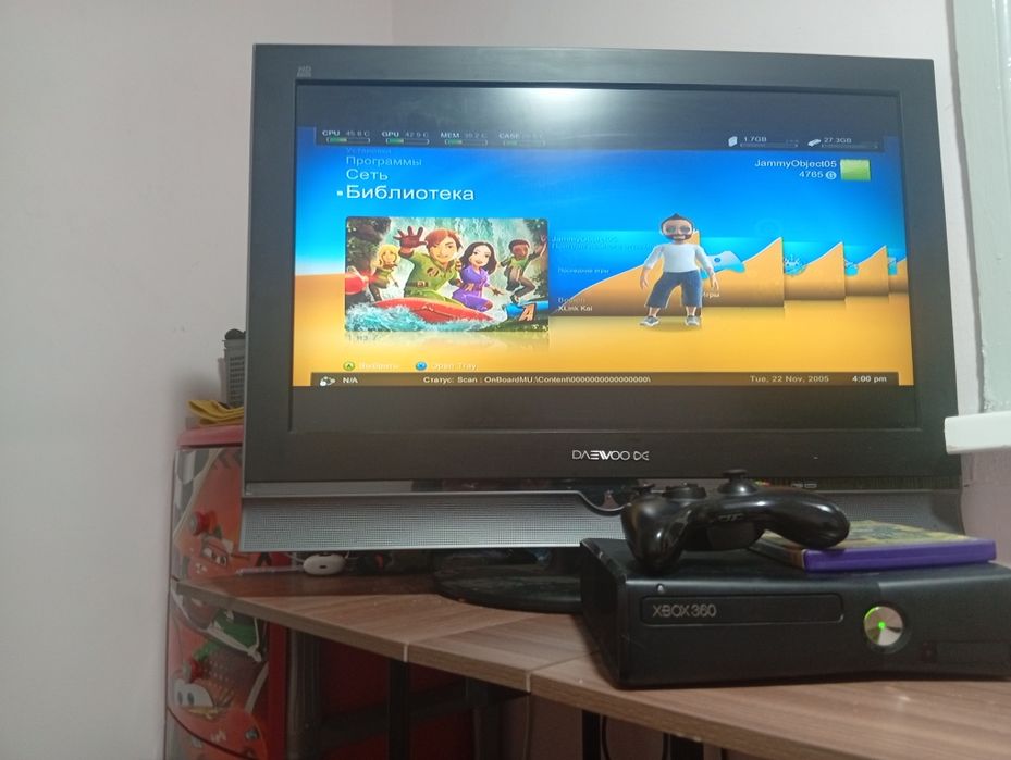 СРОЧНО ПРОДАМ Xbox 360 slim,freeboot,С 2 ДИСКАМИ И ИГРАМИ