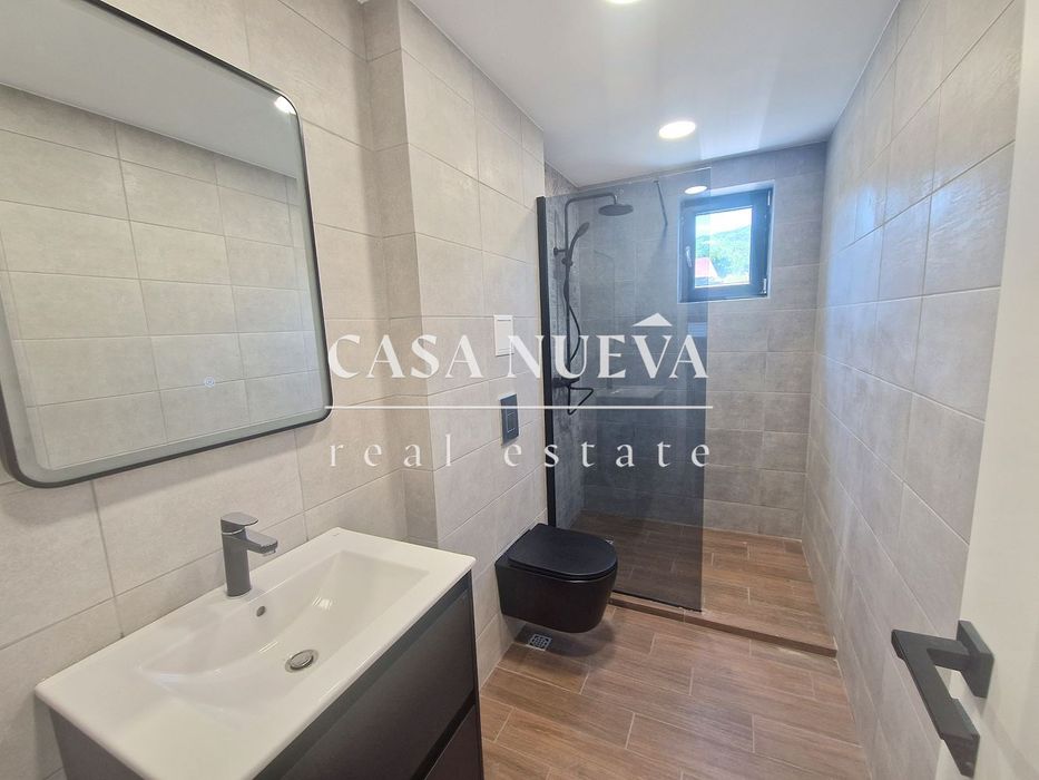 Продава се Къща в с. Кранево, Област Добрич - 300 кв.м за 1834 €/кв.м - Снимка #11