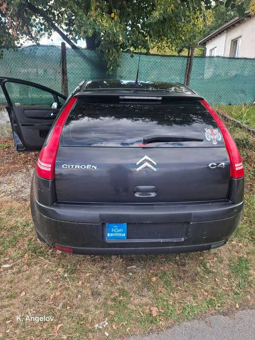 Автомобил Сitroen C4
