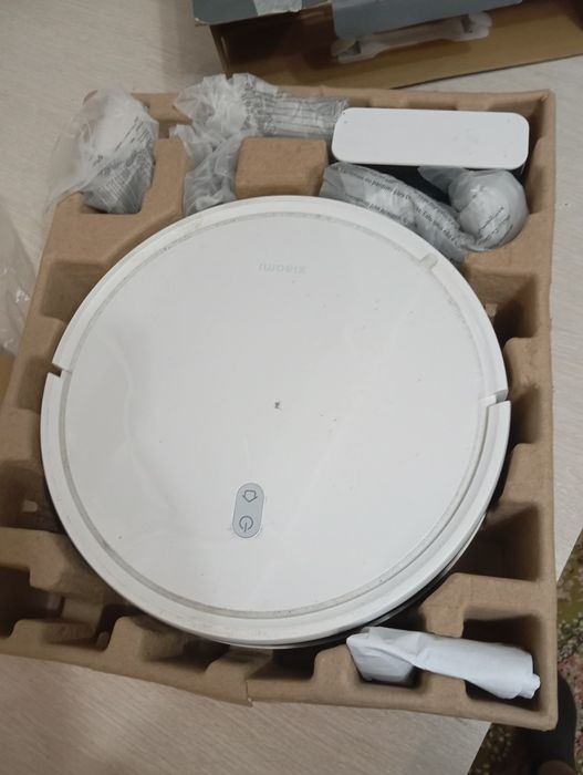 Продам робрт пылесос