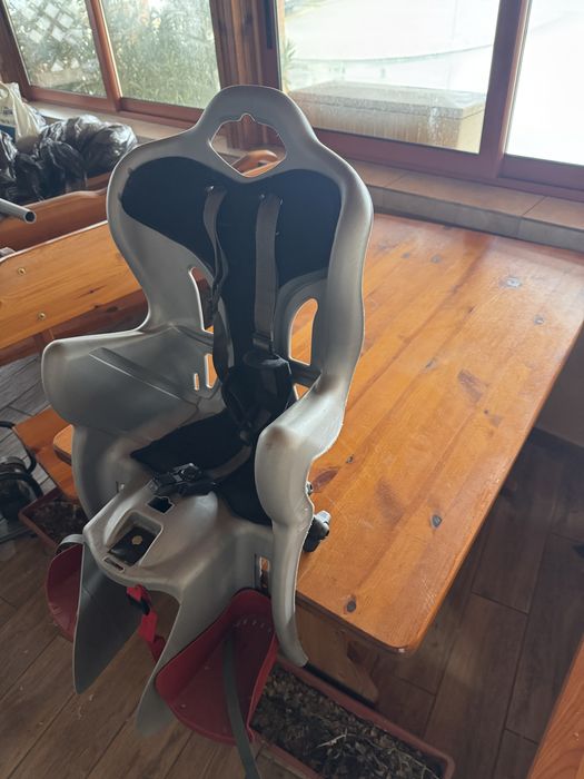 Децко столче за колело