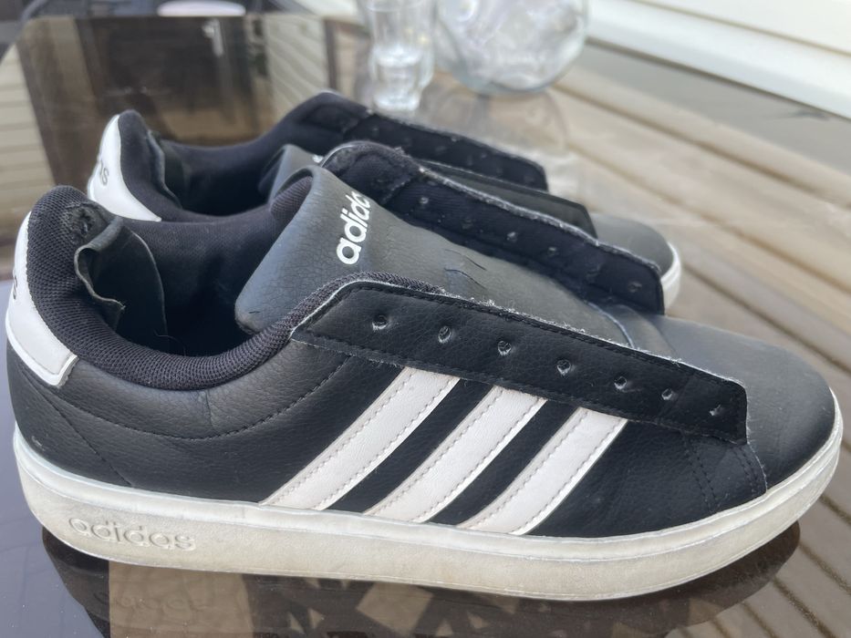 Продам кроссовки адидас оригинал размер 42.5