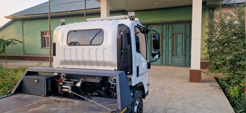 Isuzu evakuator+ manipulator