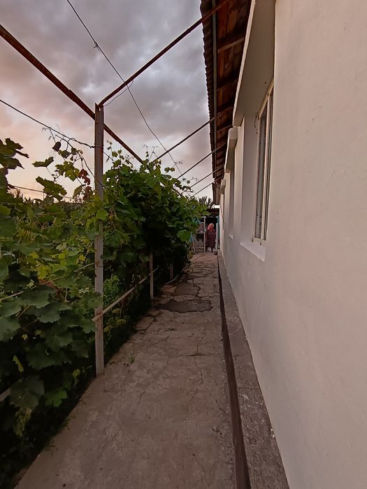 Үй сатылады. Келіп көріңіздер.