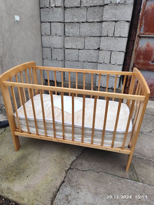 Детская кровать с матрасом