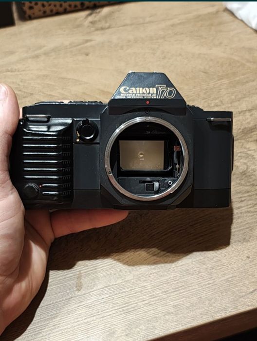 De vânzare aparat foto pe fim Canon T70 SLR