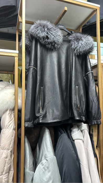 Куртка сатылады