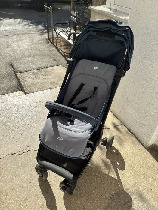 Carucior ultracompact Joie Pact ,pliabil stil troller