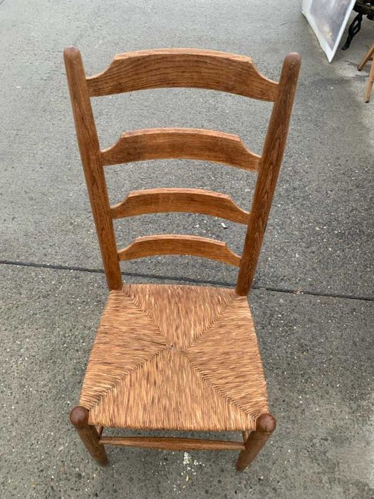 Masa din lemn masiv cu sase scaune