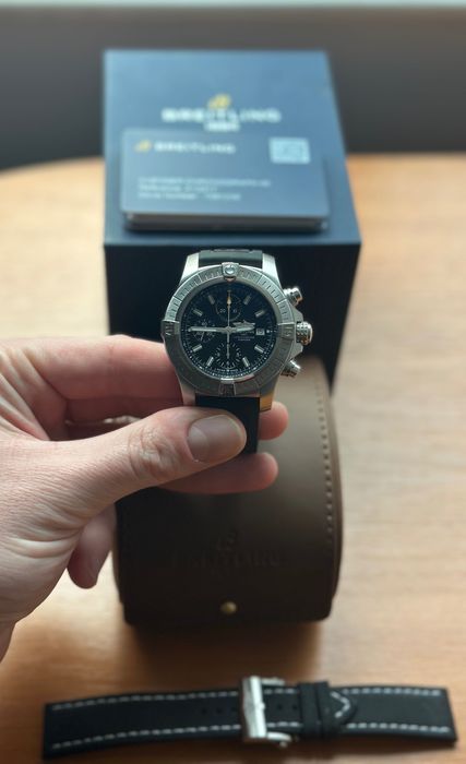 Breitling Avenger II Chronograph 45 A13317101B1X2