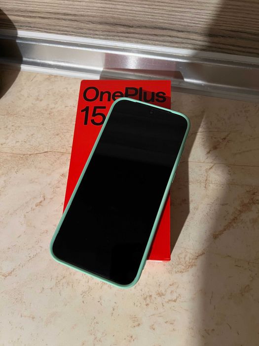 OnePlus 15 16RAM/512ROM чисто нов