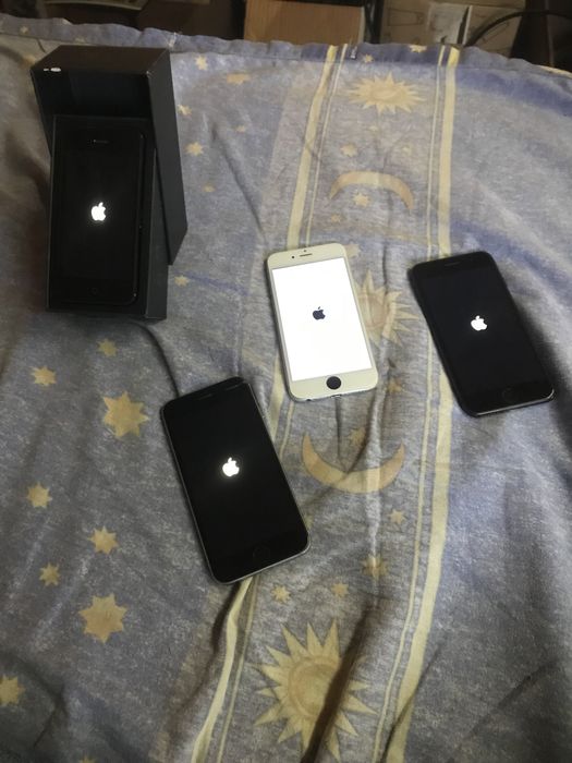 Vand iphone 4 bucati la pachet