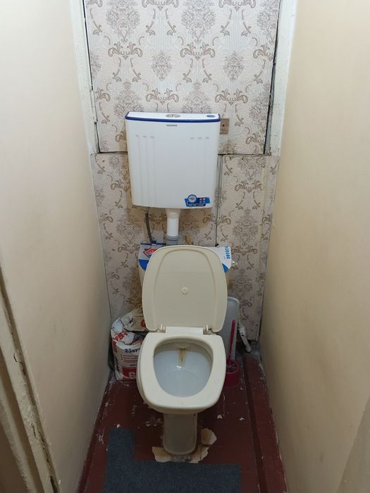 Срочно Продаётся Башлык 1в2/5/5 без мебелья без ремонта локации топ !