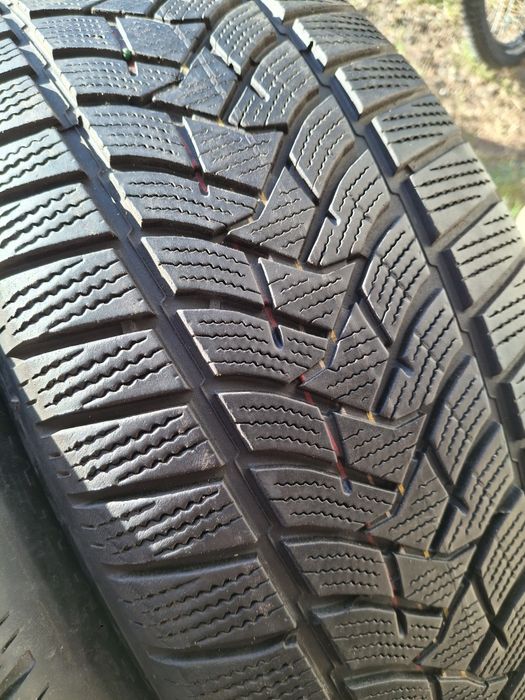 2 Anvelope de iarnă  235 55 r19 Dunlop