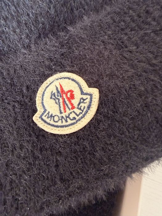 Дамски сет шапка и шал MONCLER