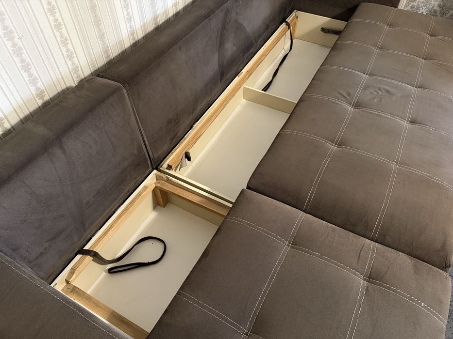 Диван с креслой для гостиной