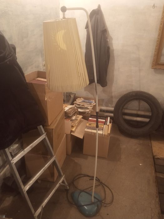 Продам торшер два
